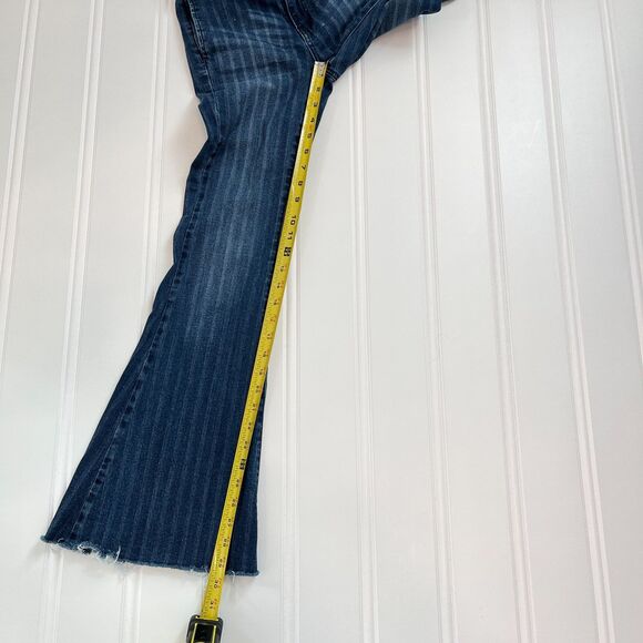 Uniq by Litz Mid Rise Flare Pin Stripe Jeans Size 25 - Picture 7 of 10